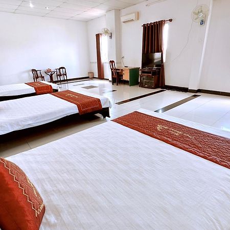 Truc Hoang Ha Hotel Kon Tum Exterior foto