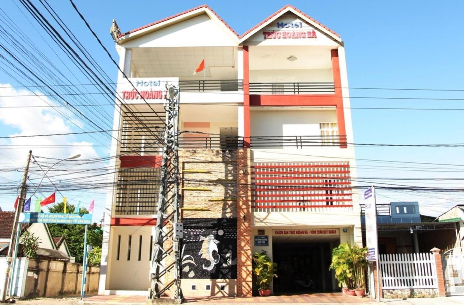 Truc Hoang Ha Hotel Kon Tum Exterior foto